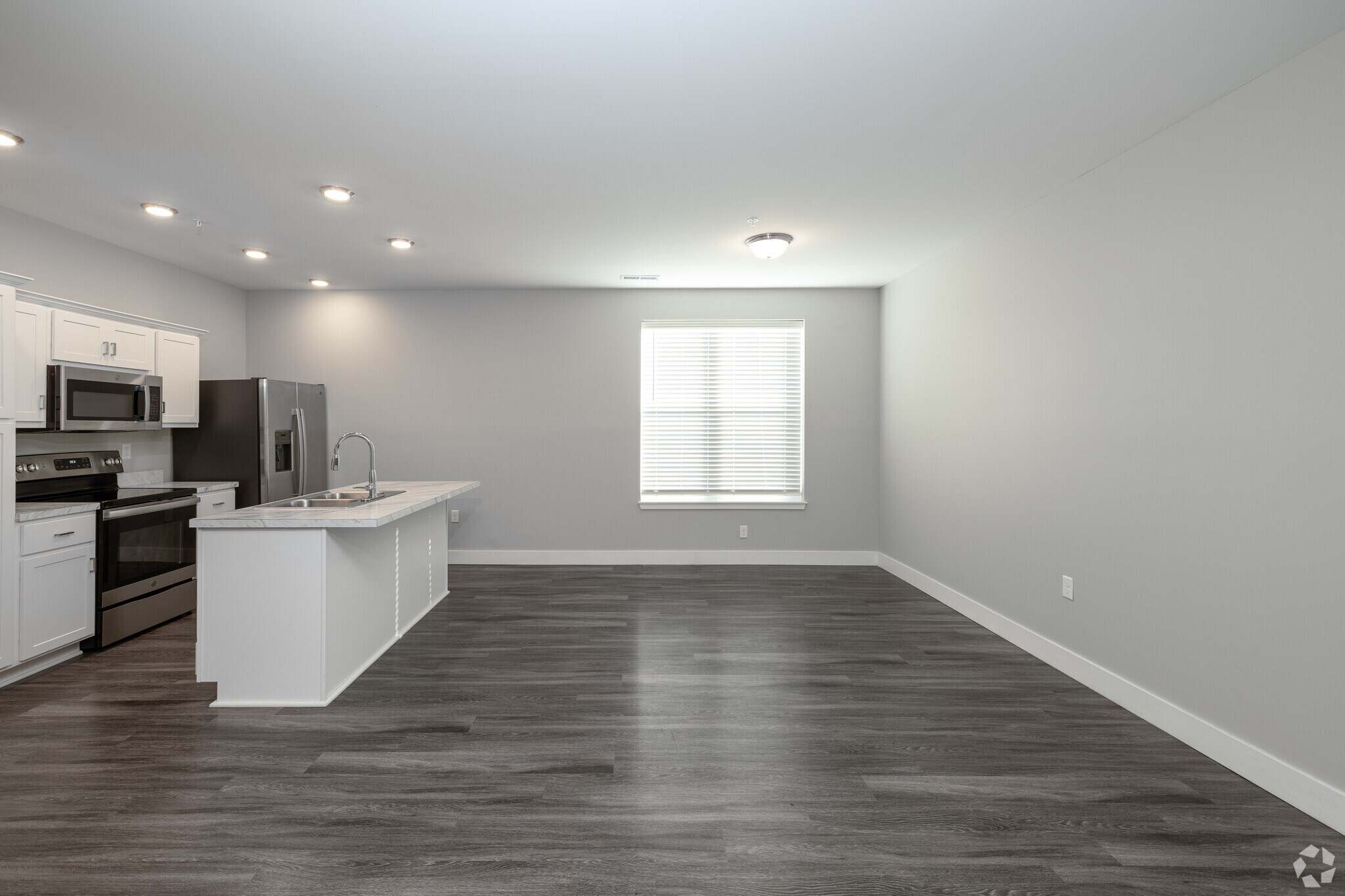 spring-street-commons-jeffersonville-in-1br-1ba---681sf-living-room-1